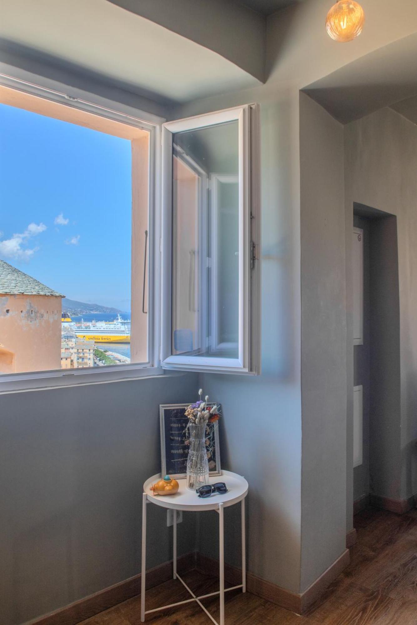 Ferienwohnung Casa Mantinum Au Coeur De La Citadelle Bastia  Exterior foto